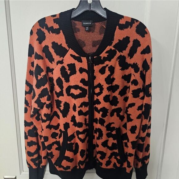 Torrid leopard print sweater size 00, excellent condition - Picture 5 of 7
